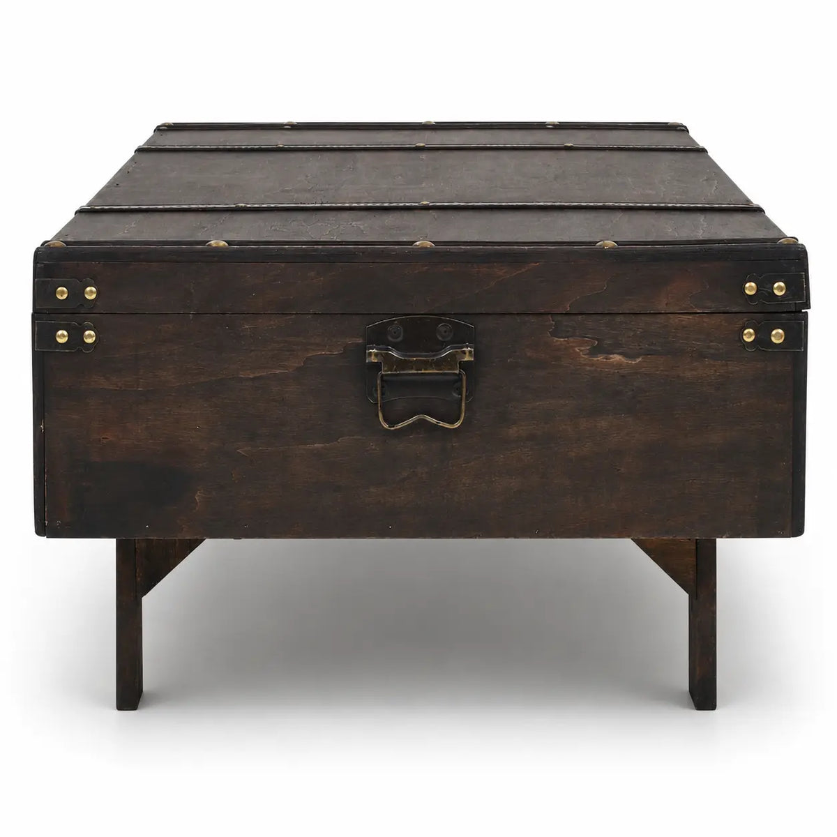 Table basse coffre en bois foncé avec poignée métallique et style vintage industriel robuste