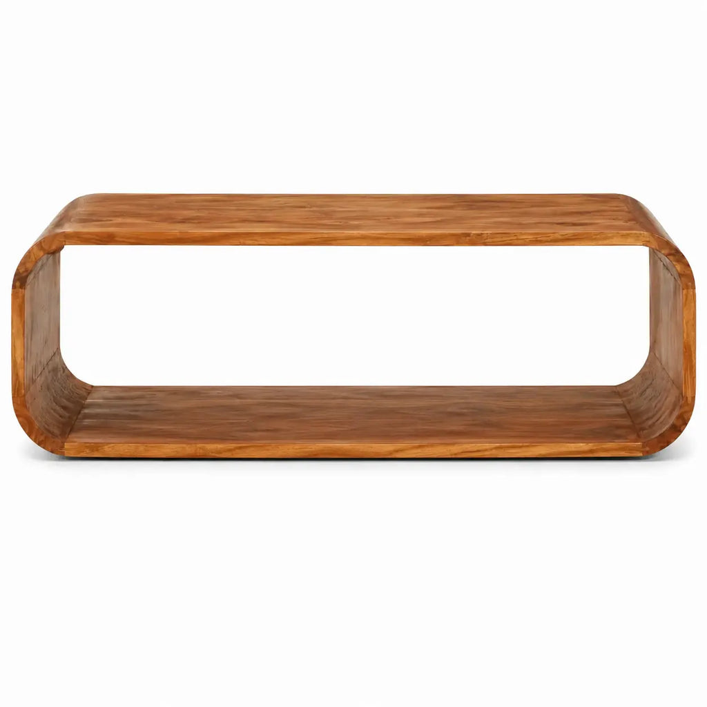 Table basse rectangulaire en bois massif finition naturelle, avec angles arrondis et étagère ouverte au design contemporain.