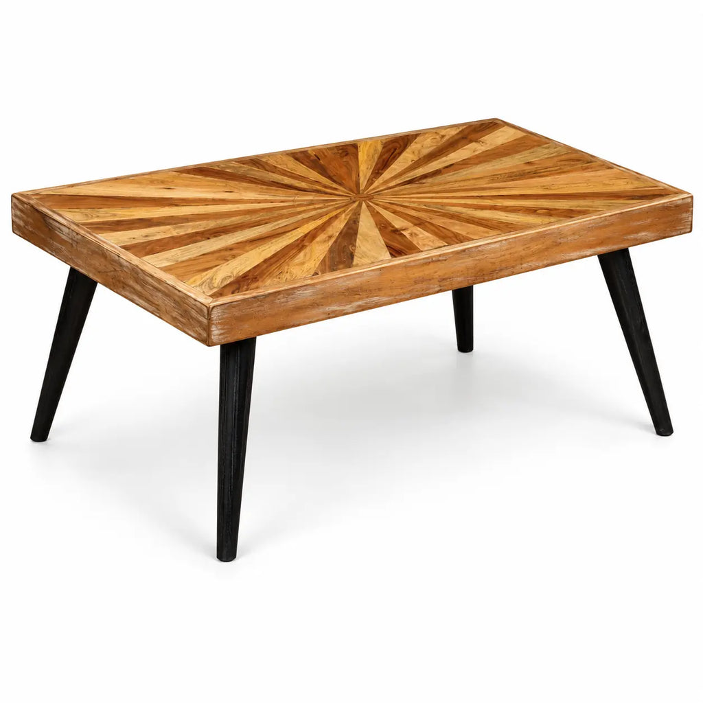 Table basse rectangulaire en bois massif avec motif soleil marqueté et pieds noirs inclinés, style vintage contemporain