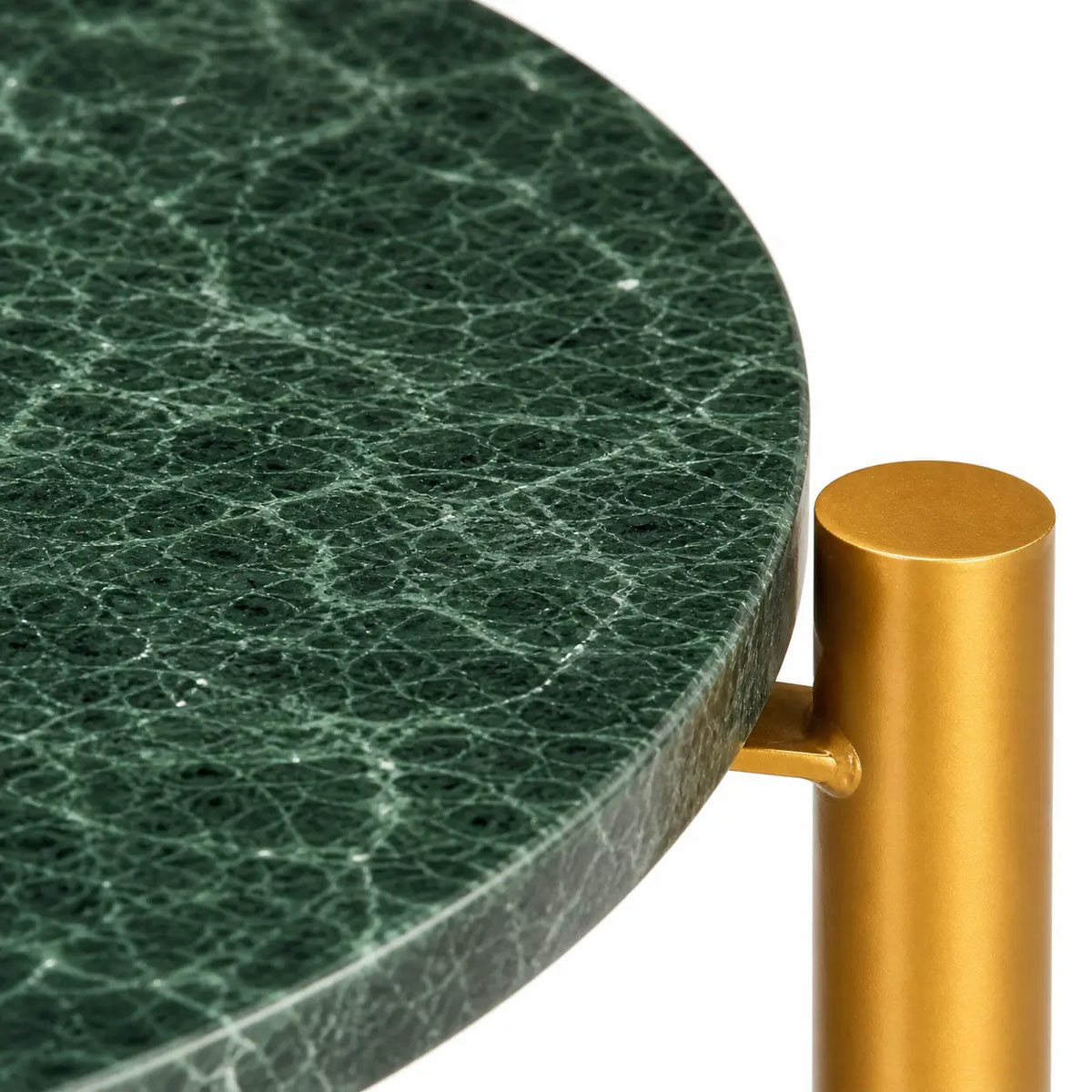 Détail table basse Monolith en marbre vert véritable avec pied doré au design luxueux moderne