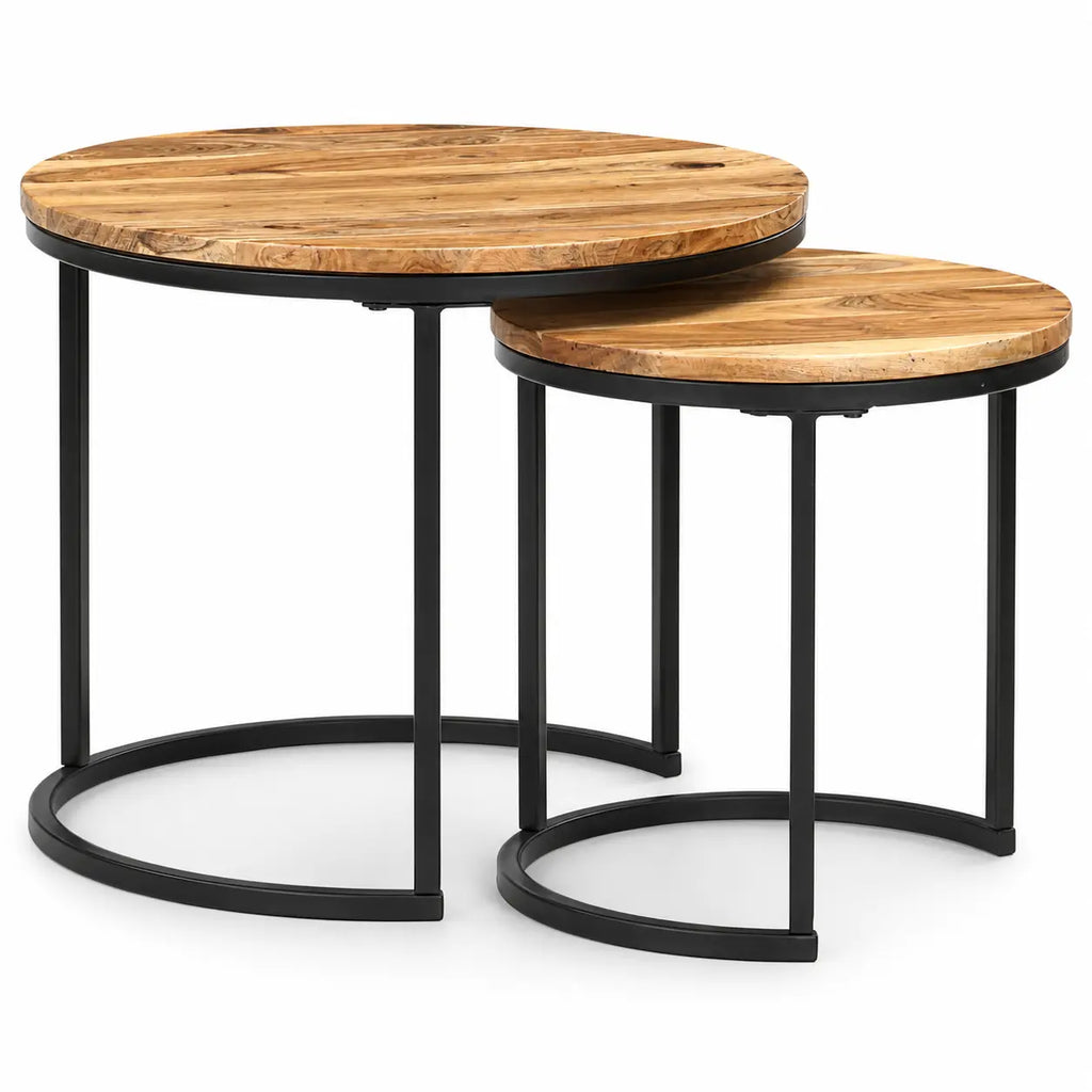 Tables basses gigognes rondes avec plateau en bois naturel et structure métal noir moderne
