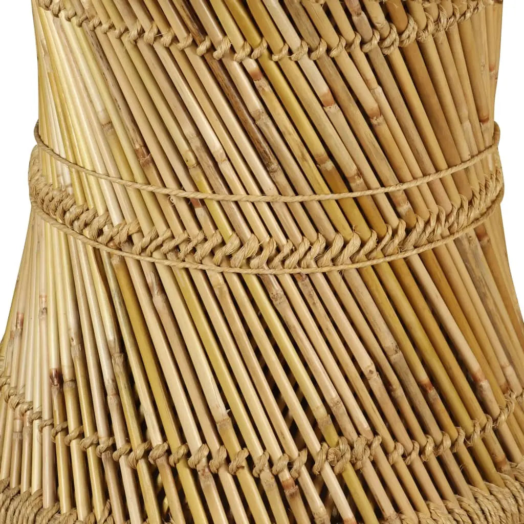 Gros plan sur la table basse Japandi Bonda en bambou, détail du tressage artisanal naturel et finition texturée